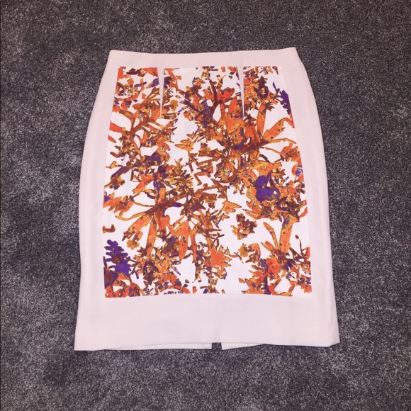 Club Monaco Dresses & Skirts - CLUB MONACO Print Pencil Skirt Club Monaco Dresses & Skirts - CLUB MONACO Print Pencil Skirt